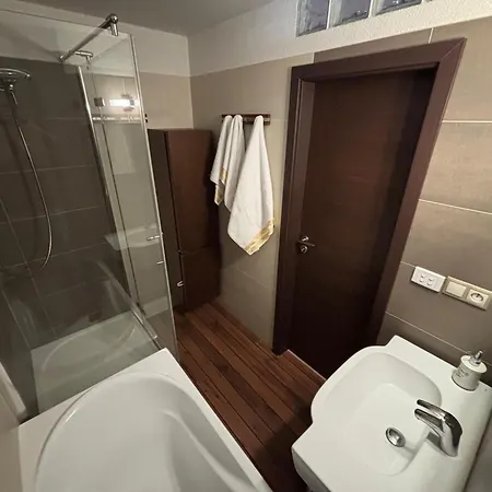 Place, Podbreziny Apartament