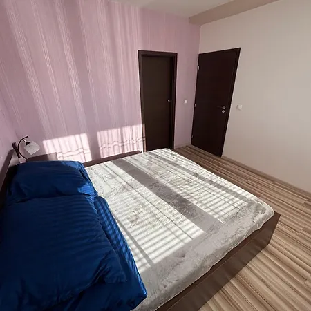 Apartamento Place, Podbreziny