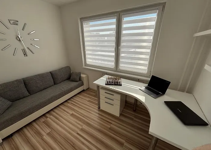 Apartamento Place, Podbreziny